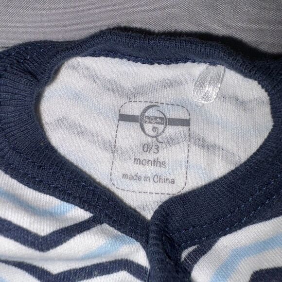 👕0-3m boys button up footed pajamas - Picture 2 of 2